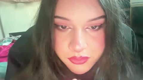 Snapshot of jennifer_robbie chatting on 8, 11, 2025 jennifer_robbie online show from 8, 11, 2025