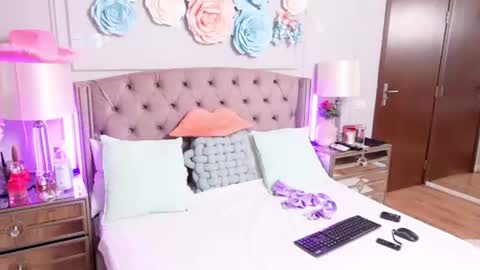 JenniferLovveX online show from 18, 6, 2026