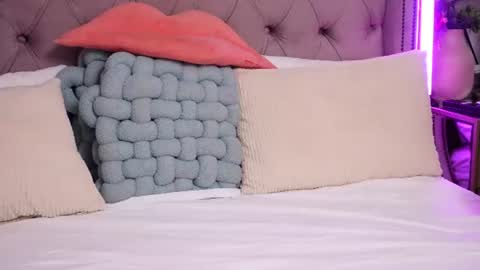 JenniferLovveX online show from 23, 7, 2026