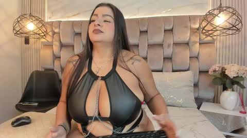 Snapshot of jennsexy_ chatting on 2, 3, 2025 Jennsexy online show from 2, 3, 2025