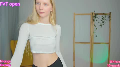 Snapshot of jenny_ames chatting on 11, 12, 2024 Jenny online show from 11, 12, 2024