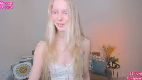 Snapshot of jenny_ames chatting on 8, 2, 2025 Jenny online show from 8, 2, 2025