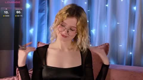 jenny_bunny_ online show from 8, 12, 2024