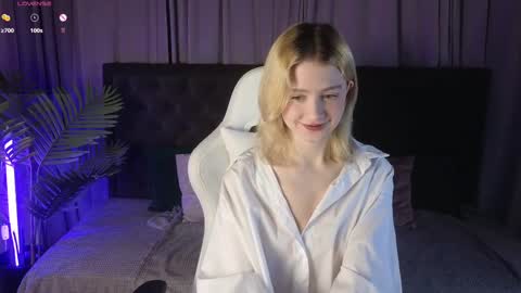 jenny_bunny_ online show from 6, 3, 2025