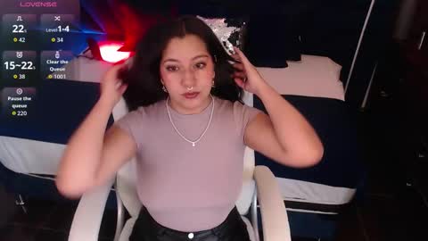 Snapshot of jenny_golden1 chatting on 24, 11, 2025 Jenny online show from 24, 11, 2025