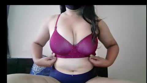 Snapshot of jennydolphin chatting on 9, 4, 2026 Jenny online show from 9, 4, 2026