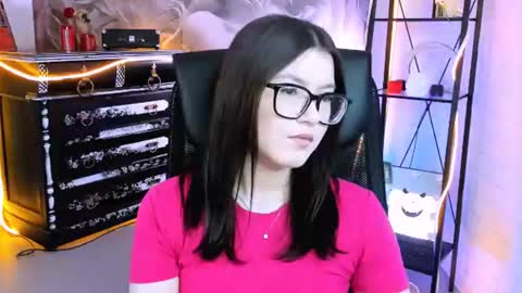 Snapshot of jennygibson chatting on 19, 6, 2026 JENNY online show from 19, 6, 2026