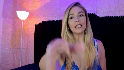 Snapshot of jennyrouse chatting on 25, 3, 2026 Jenny online show from 25, 3, 2026
