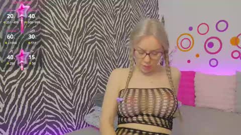 Snapshot of jennyshow chatting on 23, 2, 2025 JennyShow online show from 23, 2, 2025