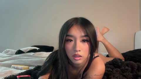 Snapshot of jennytran07 chatting on 8, 7, 2026 Jenny Tran online show from 8, 7, 2026