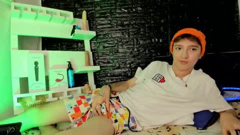 jero independent model online show from 11, 3, 2025