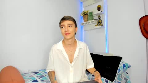 jero independent model online show from 1, 10, 2025