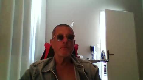 Snapshot of jerflor chatting on 10, 10, 2025 jerflor online show from 10, 10, 2025