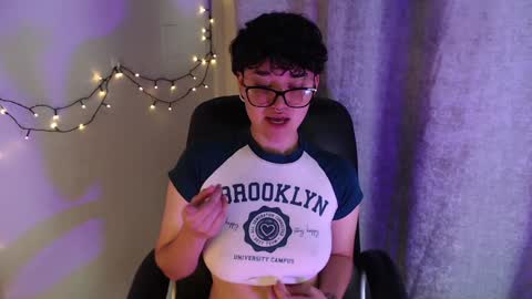Snapshot of jero_harper1 chatting on 3, 2, 2025 jero harper1 online show from 3, 2, 2025