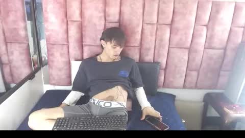 Snapshot of jerom_xx chatting on 16, 10, 2025 Jerom xx online show from 16, 10, 2025