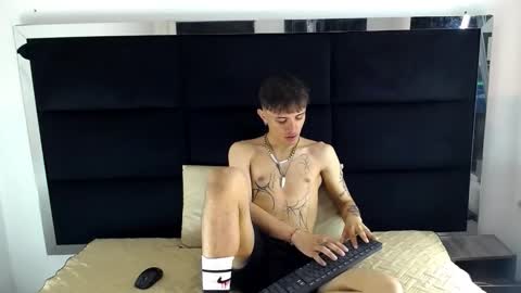 Snapshot of jerom_xx chatting on 5, 11, 2025 Jerom xx online show from 5, 11, 2025