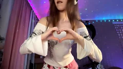 Snapshot of jerrienyhan chatting on 8, 10, 2025 jerrienyhan online show from 8, 10, 2025