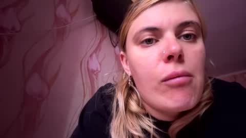 JeslyNomert online show from 11, 10, 2025