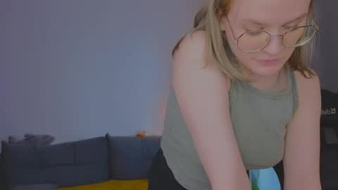 Snapshot of jess0e9 chatting on 18, 4, 2026 JessieVibes online show from 18, 4, 2026