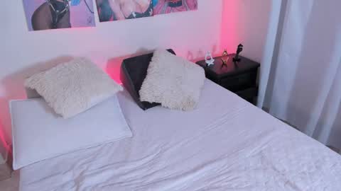 jessica herreraToday I will be your devil and you my victim online show from 18, 9, 2025