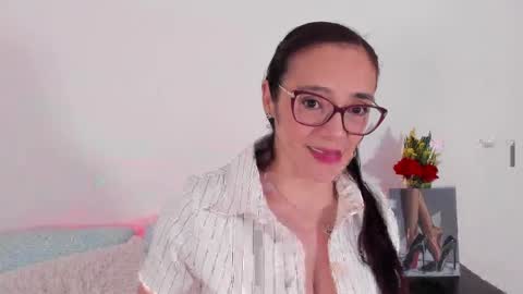 jessica herreraToday I will be your devil and you my victim online show from 12, 5, 2026