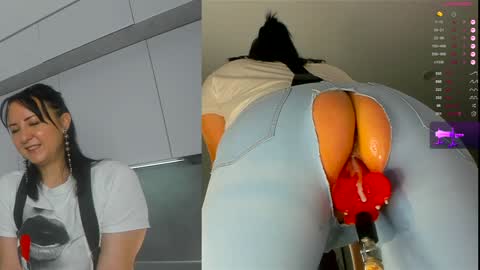 Snapshot of jess_benz chatting on 4, 12, 2024 Jessica online show from 4, 12, 2024