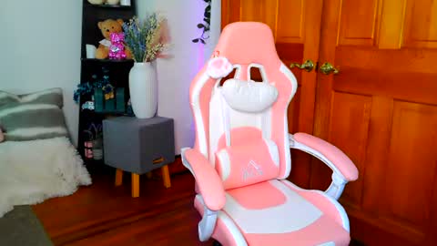 Snapshot of jessabelle_diamond chatting on 17, 6, 2026 Jessabelle Diamond online show from 17, 6, 2026