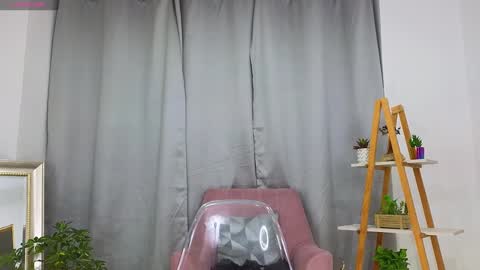 bella  adams online show from 17, 12, 2024