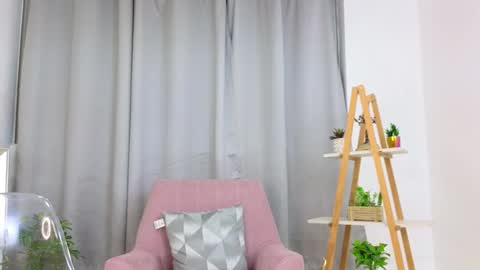 bella  adams online show from 28, 12, 2024