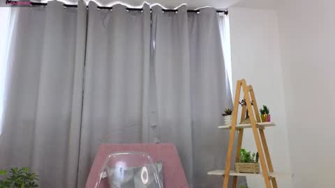 bella  adams online show from 28, 12, 2024