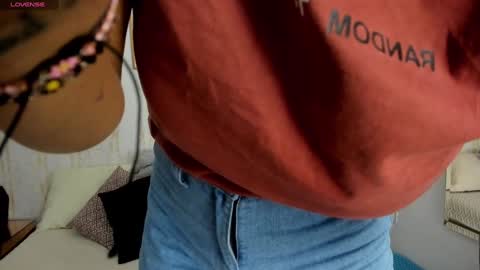 Jessica Pethersson  online show from 5, 1, 2025