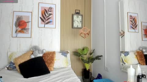 Jessica Pethersson  online show from 24, 1, 2025