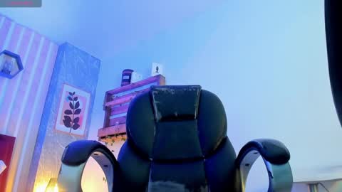 Jessica Pethersson  online show from 20, 2, 2025