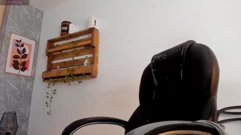 Jessica Pethersson  online show from 21, 2, 2025