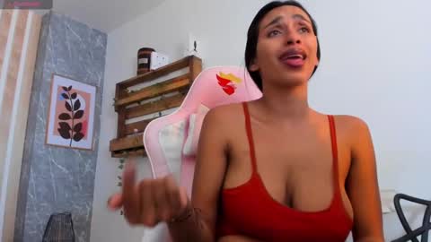 Jessica Pethersson  online show from 25, 2, 2025