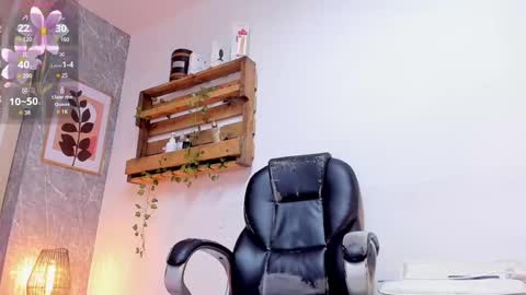 Jessica Pethersson  online show from 8, 3, 2025