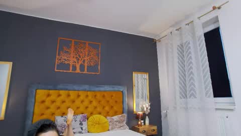 Jessica White online show from 22, 9, 2025