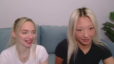 Snapshot of jessicahwinters chatting on 25, 11, 2025 Jessica online show from 25, 11, 2025