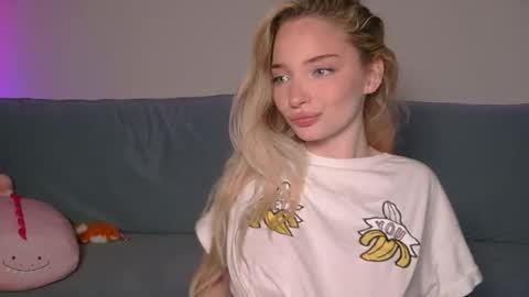 Snapshot of jessicahwinters chatting on 28, 11, 2025 Jessica online show from 28, 11, 2025