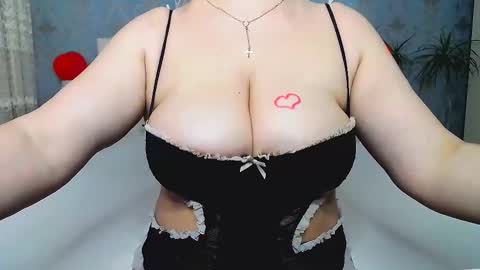 Snapshot of jessicalove20 chatting on 6, 3, 2025 single mommy online show from 6, 3, 2025