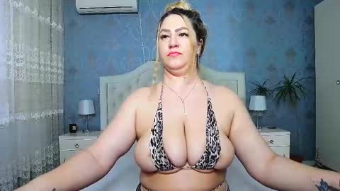 Snapshot of jessicalove20 chatting on 10, 3, 2025 single mommy online show from 10, 3, 2025