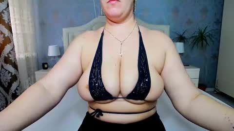 Snapshot of jessicalove20 chatting on 12, 3, 2025 single mommy online show from 12, 3, 2025