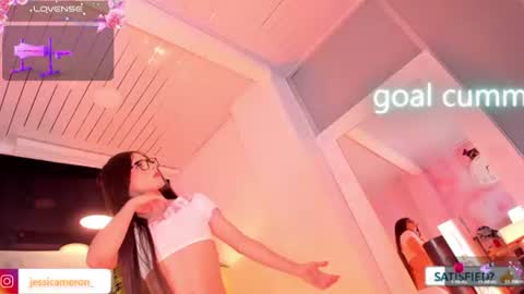 JESSI AND NAOMI online show from 18, 6, 2026