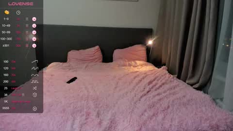 JessicaMooon online show from 21, 11, 2025