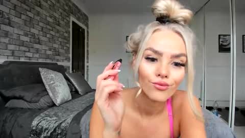 Snapshot of jessiebella0210_ chatting on 26, 10, 2025 jessiebella0210_ online show from 26, 10, 2025