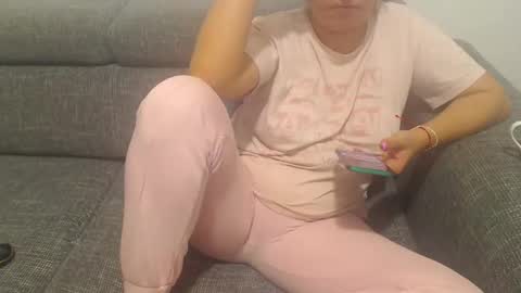 Snapshot of jessiestar3 chatting on 2, 3, 2025 jessiestar3 online show from 2, 3, 2025