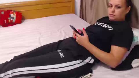 Snapshot of jessiestar3 chatting on 24, 9, 2025 jessiestar3 online show from 24, 9, 2025