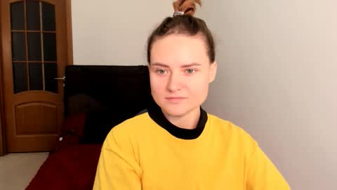 Snapshot of jessy_lil chatting on 16, 11, 2025 Polina online show from 16, 11, 2025