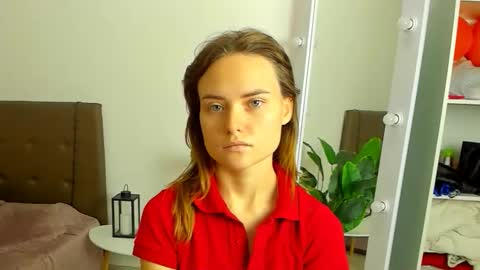 Snapshot of jessy_lil chatting on 23, 12, 2025 Polina online show from 23, 12, 2025