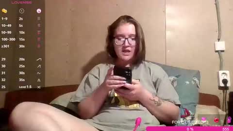 Snapshot of jessystoune1 chatting on 17, 10, 2025 Bye everyone i cant see any reason to stay here wish u luck online show from 17, 10, 2025